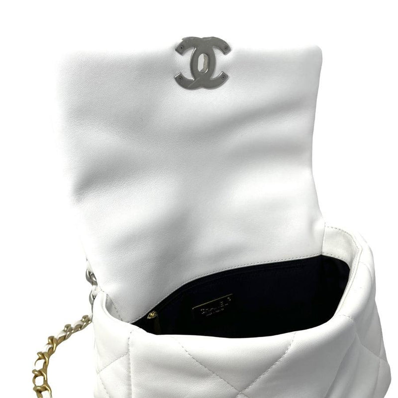 NEW Chanel White Small 22S Flap/Crossbody Shoulder Bag - Stellar Real
